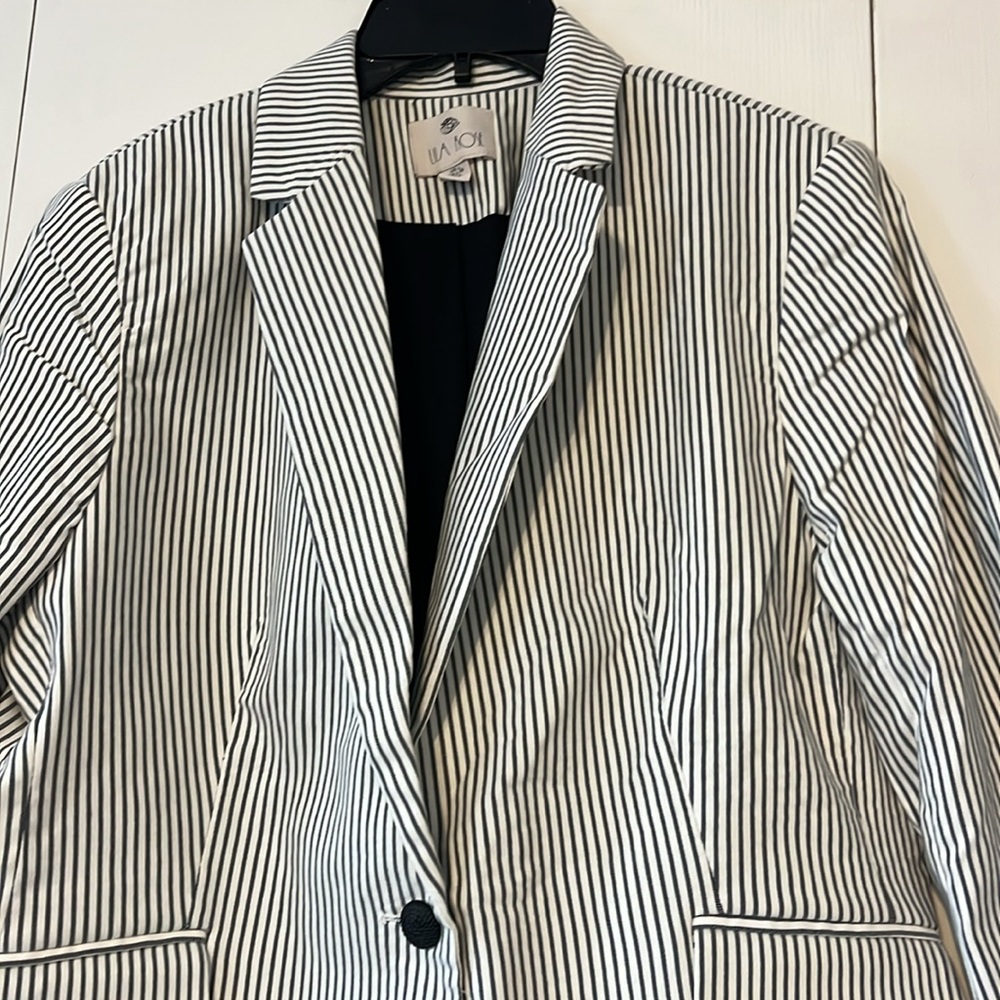 Lila Rose Pinstripe Blazer Jacket - Picture 2 of 6